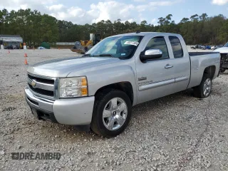 2010 Chevrolet Silverado 1500 LT with VIN 1GCSCSE09AZ156331, listed as a Copart auction lot 85277304 with 249,980 mi miles and Salvage Title. Bid and sale history available at DreamBid. Image 1.