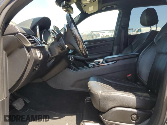 2017 Mercedes-Benz GLS 450 z VIN 4JGDF6EE3HA854652, wystawiony jako Copart lot #54886445 z przebiegiem 129 672 mil mil oraz Szkoda całkowita • Salvage title. Historia ofert i sprzedaży dostępna na DreamBid. Obrazek 7.
