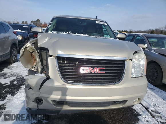 2008 GMC Yukon SLE w/3SB with VIN 1GKFK13088J152981, listed as a Copart auction lot 85418684 with 151,122 mi miles and Salvage Title. Bid and sale history available at carsss.com. Image 5.