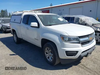 2020 Chevrolet Colorado 2WD LT with VIN 1GCHSCEN2L1141203, listed as a IAAI auction lot 42047089 with 98,358 mi miles. Bid and sale history available at carsss.com. Image 1.