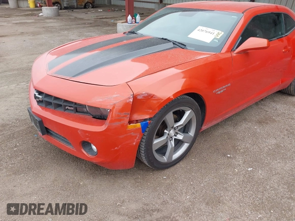2012 Chevrolet Camaro 1LT z VIN 2G1FB1E36C9205287, wystawiony jako IAAI lot #42076941 z przebiegiem 86 155 mil mil oraz . Historia ofert i sprzedaży dostępna na DreamBid. Obrazek 6.