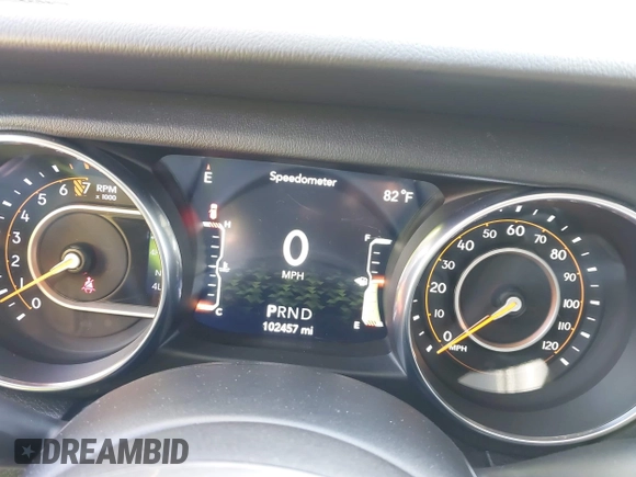 2018 Jeep Wrangler Unlimited Sahara z VIN 1C4HJXEG0JW321355, wystawiony jako IAAI lot #42343112 z przebiegiem 102 457 mil mil oraz . Historia ofert i sprzedaży dostępna na DreamBid. Obrazek 7.