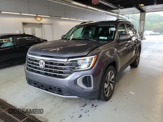 2024 Volkswagen Atlas SE with VIN 1V2HR2CA4RC557741, listed as a IAAI auction lot 42791846 with 20,380 mi miles and . Bid and sale history available at DreamBid. Image 8.