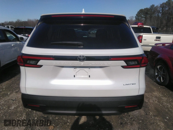 2024 Toyota Highlander XLE z VIN 5TDAAAA51RS004067, wystawiony jako IAAI lot #41421260 z przebiegiem 33 536 mil mil oraz . Historia ofert i sprzedaży dostępna na DreamBid. Obrazek 17.