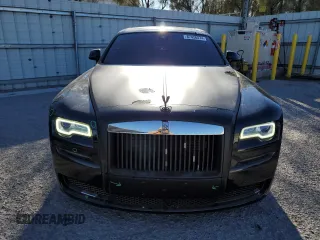 2015 Rolls-Royce Ghost z VIN SCA664S57FUX53185, wystawiony jako Copart lot #87426574 z przebiegiem 49 214 mil mil oraz Szkoda całkowita • Salvage title. Historia ofert i sprzedaży dostępna na DreamBid. Obrazek 5.