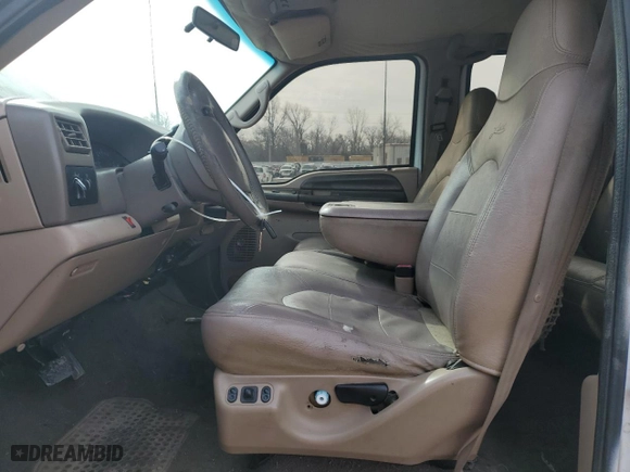 1999 Ford Super Duty F-250 XL with VIN 1FTNX21S7XEE25340, listed as a Copart auction lot 45423925 with 324,950 mi miles and Salvage Title. Bid and sale history available at carsss.com. Image 7.