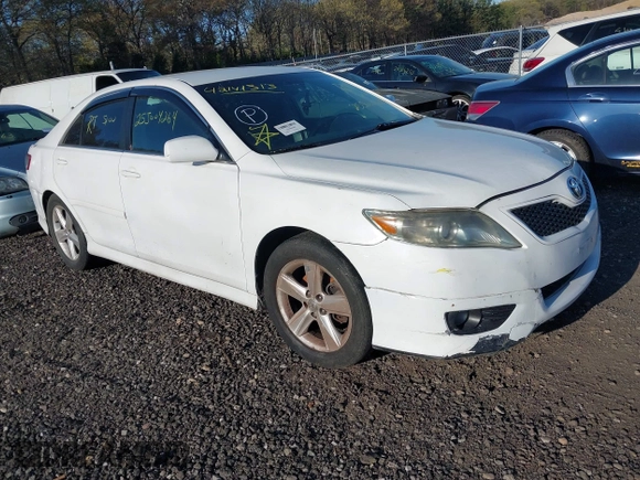 2011 Toyota Camry LE z VIN 4T1BF3EK9BU623949, wystawiony jako IAAI lot #42141513 z przebiegiem Nie podano mil oraz . Historia ofert i sprzedaży dostępna na DreamBid. Obrazek 1.