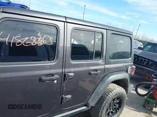 2020 Jeep Wrangler Unlimited Sport S z VIN 1C4HJXDN3LW155884, wystawiony jako IAAI lot #41868363 z przebiegiem 82 901 mil mil oraz . Historia ofert i sprzedaży dostępna na DreamBid. Obrazek 14.