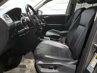2018 Volkswagen Tiguan SEL z VIN 3VV2B7AX7JM002724, wystawiony jako Copart lot #57390965 z przebiegiem 103 661 mil mil oraz Szkoda całkowita • Salvage title. Historia ofert i sprzedaży dostępna na DreamBid. Obrazek 7.