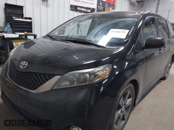 2017 Toyota Sienna SE with VIN 5TDXZ3DC5HS897285, listed as a IAAI auction lot 41448535 with 125,546 mi miles. Bid and sale history available at carsss.com. Image 17.