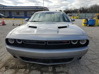 2016 Dodge Challenger 392 Hemi Scat Pack Shaker z VIN 2C3CDZFJ3GH349976, wystawiony jako Copart lot #45194535 z przebiegiem 107 978 mil mil oraz Czysty tytuł • Clean title. Historia ofert i sprzedaży dostępna na DreamBid. Obrazek 5.