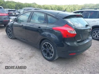 2014 Ford Focus SE z VIN 1FADP3K20EL173638, wystawiony jako IAAI lot #42265687 z przebiegiem 41 792 mil mil oraz . Historia ofert i sprzedaży dostępna na DreamBid. Obrazek 3.