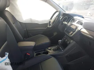 2020 Volkswagen Tiguan SE with VIN 3VV2B7AX2LM017277, listed as a IAAI auction lot 42075052 with 72,248 mi miles and . Bid and sale history available at DreamBid. Image 5.