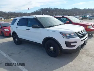 2019 Ford Police Interceptor Utility z VIN 1FM5K8AR6KGA12963, wystawiony jako IAAI lot #41475440 z przebiegiem 102 157 mil mil oraz . Historia ofert i sprzedaży dostępna na DreamBid. Obrazek 1.