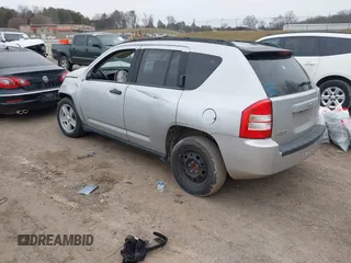 2007 Jeep Compass Sport with VIN 1J8FT47W57D397445, listed as a IAAI auction lot 41699966 with 235,960 mi miles. Bid and sale history available at carsss.com. Image 3.
