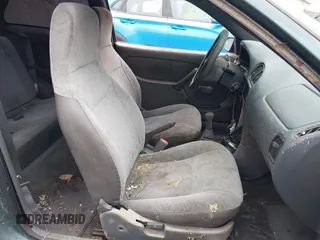 1996 Geo Metro z VIN 2C1MR2290T6780279, wystawiony jako IAAI lot #41792946 z przebiegiem 160 002 mil mil oraz . Historia ofert i sprzedaży dostępna na DreamBid. Obrazek 5.