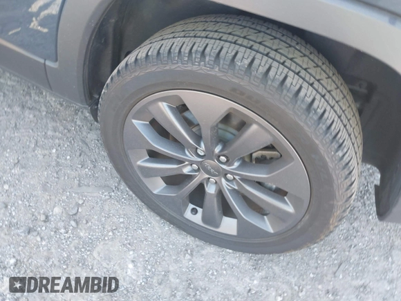 2021 Jeep Cherokee Latitude Lux z VIN 1C4PJMMX8MD205199, wystawiony jako IAAI lot #42556584 z przebiegiem 32 787 mil mil oraz . Historia ofert i sprzedaży dostępna na DreamBid. Obrazek 12.