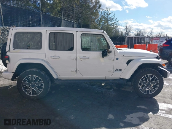 2024 Jeep Wrangler High Altitude z VIN 1C4RJXU60RW176763, wystawiony jako IAAI lot #41508931 z przebiegiem 11 026 mil mil oraz . Historia ofert i sprzedaży dostępna na DreamBid. Obrazek 14.