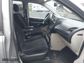 2014 Dodge Grand Caravan SE with VIN 2C4RDGBGXER106984, listed as a IAAI auction lot 41815414 with 170,984 mi miles. Bid and sale history available at carsss.com. Image 5.