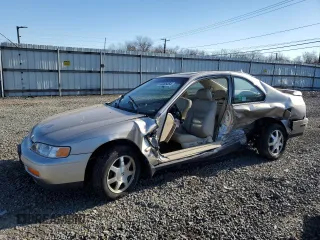 1994 Honda Accord EX w/Leather with VIN 1HGCD7268RA049886, listed as a Copart auction lot 82809354 with 172,356 mi miles and Salvage Title. Bid and sale history available at carsss.com. Image 1.