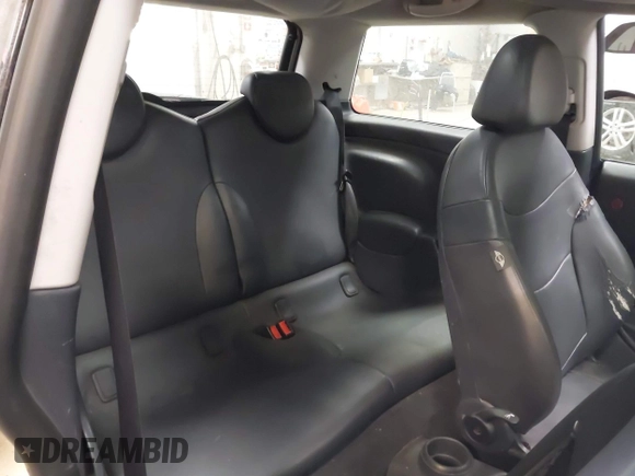 2004 MINI Hardtop with VIN WMWRC33404TC48963, listed as a IAAI auction lot 41661909 with 182,532 mi miles and . Bid and sale history available at DreamBid. Image 8.
