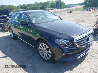 2020 Mercedes-Benz E 350 z VIN W1KZF8EB8LA771731, wystawiony jako IAAI lot #42167836 z przebiegiem 24 317 mil mil oraz . Historia ofert i sprzedaży dostępna na DreamBid. Obrazek 1.
