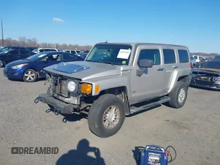 2007 Hummer H3 SUV with VIN 5GTDN13E078168015, listed as a IAAI auction lot 41695489 with 179,056 mi miles and . Bid and sale history available at DreamBid. Image 2.