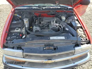 2000 Chevrolet Blazer LT z VIN 1GNDT13W8Y2392666, wystawiony jako Copart lot #56652895 z przebiegiem 223 924 mil mil oraz Szkoda całkowita • Salvage title. Historia ofert i sprzedaży dostępna na DreamBid. Obrazek 12.