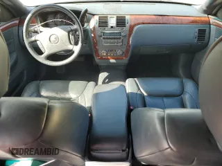 2011 Cadillac DTS Professional Limousine z VIN 1GE9K9C62BU550213, wystawiony jako Copart lot #49420545 z przebiegiem 29 936 mil mil oraz Czysty tytuł • Clean title. Historia ofert i sprzedaży dostępna na DreamBid. Obrazek 8.