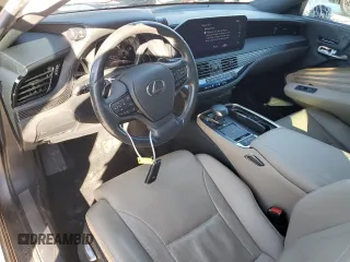 2021 Lexus LS with VIN JTHD51FF9M5013406, listed as a Copart auction lot 84926124 with 31,209 mi miles and Salvage Title. Bid and sale history available at carsss.com. Image 8.