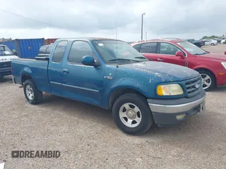 2000 Ford F-150 XL с VIN 1FTZX1722YNB23944, выставлен на аукционе IAAI как лот 42618183 с пробегом Не указан миль и . История ставок и продаж доступна на DreamBid. Изображение 1.