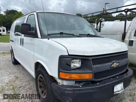 2013 Chevrolet Express Cargo z VIN 1GCSGAFX0D1173242, wystawiony jako IAAI lot #42792060 z przebiegiem 263 409 mil mil oraz . Historia ofert i sprzedaży dostępna na DreamBid. Obrazek 14.