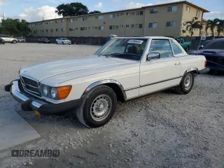 1984 Mercedes-Benz 380 with VIN WDBBA45A2EA008289, listed as a Copart auction lot 81090604 with 81,402 mi miles and Salvage Title. Bid and sale history available at carsss.com. Image 1.