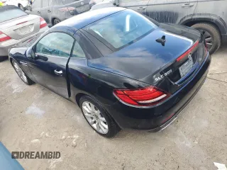 2018 Mercedes-Benz SLC 300 с VIN WDDPK3JA2JF152240, выставлен на аукционе Copart как лот 74229854 с пробегом Не указан миль и На запчасти • Non repairable. История ставок и продаж доступна на DreamBid. Изображение 2.