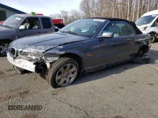 2001 BMW 3 Series 325Ci with VIN WBABS33461JY57192, listed as a Copart auction lot 83082904 with 189,529 mi miles and Salvage Title. Bid and sale history available at carsss.com. Image 1.