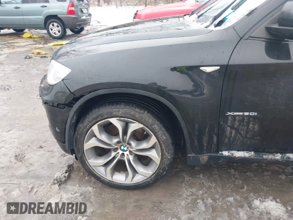 2014 BMW X6 50i z VIN 5UXFG8C51EL592380, wystawiony jako IAAI lot #41566410 z przebiegiem 110 142 mil mil oraz . Historia ofert i sprzedaży dostępna na DreamBid. Obrazek 6.