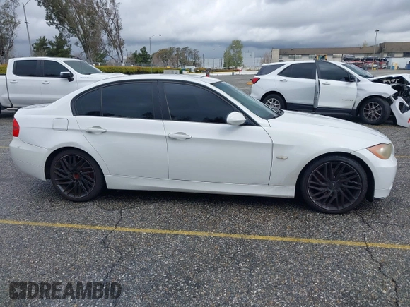 2007 BMW 3 Series 328i with VIN WBAVC53517FZ77136, listed as a IAAI auction lot 41799066 with 178,362 mi miles and . Bid and sale history available at carsss.com. Image 13.
