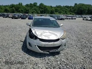 2013 Hyundai Elantra GLS z VIN KMHDH4AE8DU554215, wystawiony jako Copart lot #58157285 z przebiegiem 224 112 mil mil oraz Szkoda całkowita • Salvage title. Historia ofert i sprzedaży dostępna na DreamBid. Obrazek 13.