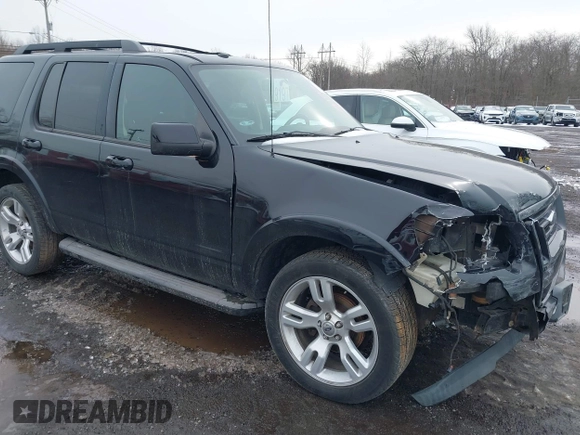 2010 Ford Explorer z VIN 1FMEU8DE5AUA85647, wystawiony jako IAAI lot #41534833 z przebiegiem 129 925 mil mil oraz . Historia ofert i sprzedaży dostępna na DreamBid. Obrazek 17.