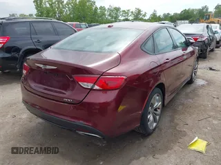 2015 Chrysler 200 S z VIN 1C3CCCBB2FN566360, wystawiony jako IAAI lot #42381146 z przebiegiem 99 767 mil mil oraz . Historia ofert i sprzedaży dostępna na DreamBid. Obrazek 4.