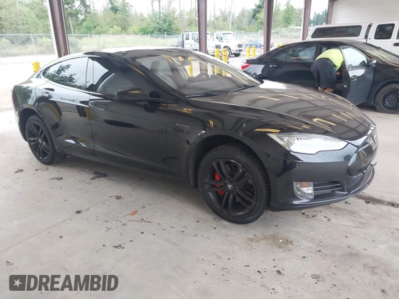 2013 Tesla Model S Performance с VIN 5YJSA1DP1DFP23818, выставлен на аукционе IAAI как лот 42594561 с пробегом 142 878 миль миль и . История ставок и продаж доступна на DreamBid. Изображение 1.