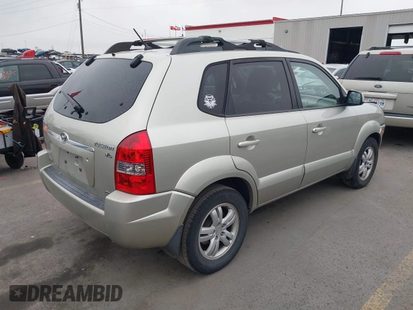 2007 Hyundai Tucson SE with VIN KM8JN72D47U492545, listed as a IAAI auction lot 41727816 with 203,065 mi miles and . Bid and sale history available at DreamBid. Image 4.