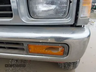 1996 Nissan Frontier XE z VIN 1N6SD11Y6TC355732, wystawiony jako IAAI lot #41958249 z przebiegiem 110 419 mil mil oraz . Historia ofert i sprzedaży dostępna na DreamBid. Obrazek 14.