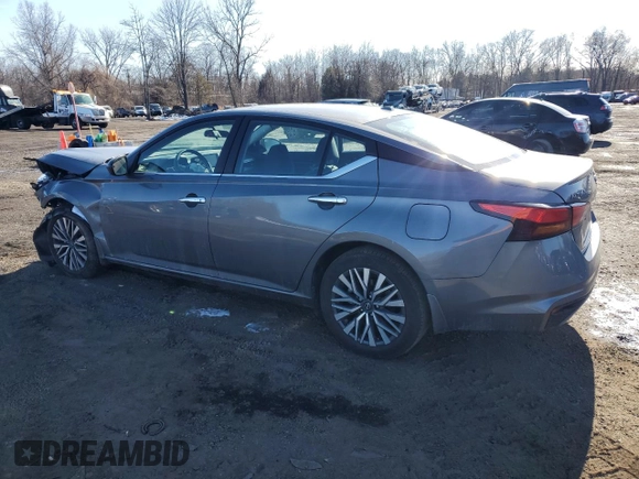 2024 Nissan Altima 2.5 SV with VIN 1N4BL4DW0RN428338, listed as a Copart auction lot 43202365 with 4,165 mi miles and Salvage Title. Bid and sale history available at carsss.com. Image 2.