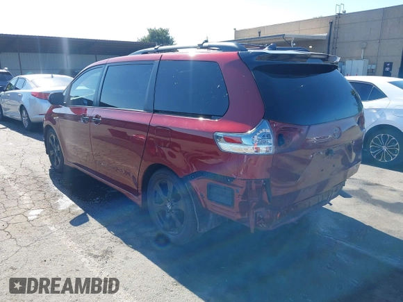 2020 Toyota Sienna SE with VIN 5TDXZ3DC8LS053685, listed as a IAAI auction lot 42304380 with 40,812 mi miles and . Bid and sale history available at DreamBid. Image 3.