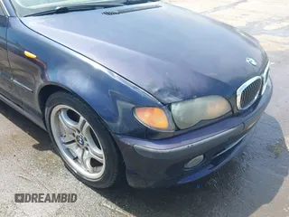 2005 BMW 3 Series 330i с VIN WBAEV53445KM40931, выставлен на аукционе IAAI как лот 42061235 с пробегом 298 421 миль миль и . История ставок и продаж доступна на DreamBid. Изображение 6.