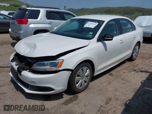 2013 Volkswagen Jetta SE with VIN 3VWDP7AJ2DM368385, listed as a IAAI auction lot 42144936 with 105,621 mi miles and . Bid and sale history available at DreamBid. Image 2.