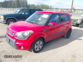 2013 Kia Soul with VIN KNDJT2A58D7612851, listed as a IAAI auction lot 42036713 with 188,886 mi miles. Bid and sale history available at carsss.com. Image 2.