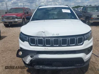 2024 Jeep Compass Latitude с VIN 3C4NJDBN9RT132757, выставлен на аукционе IAAI как лот 42691446 с пробегом 23 660 миль миль и . История ставок и продаж доступна на DreamBid. Изображение 12.