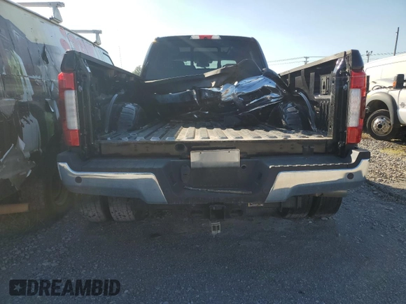 2018 Ford F-450 z VIN 1FT9W4DT1JED24368, wystawiony jako Copart lot #73235634 z przebiegiem 65 774 mil mil oraz Szkoda całkowita • Salvage title. Historia ofert i sprzedaży dostępna na DreamBid. Obrazek 6.